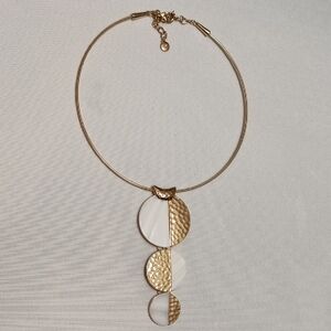 Elegant Gold and White Pendant Necklace